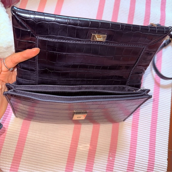 Elegant Black Crocodile-Embossed Women's Bag - Picture 6 of 12